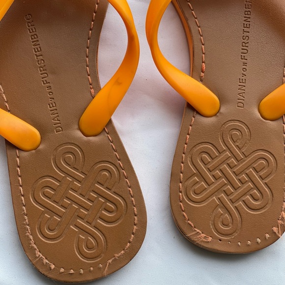 Adorable Sandals by Diane von Furstenberg - Picture 3 of 7